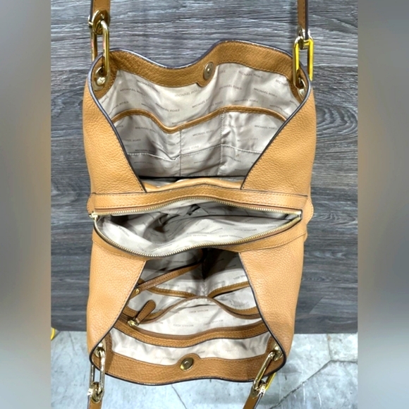 Michael Kors Kensington Large Pebbled Leather Shoulder Tote Bag Purse - Picture 5 of 5